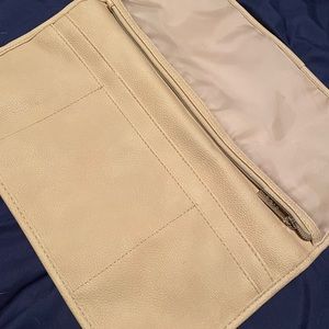 Béis back of seat travel organizer for plane